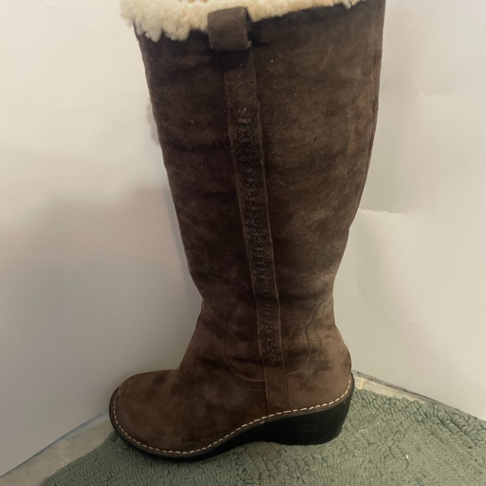 UGG Hartley Winter brown suede tall Boot wedge heel zip side Size 8 - Picture 7 of 11